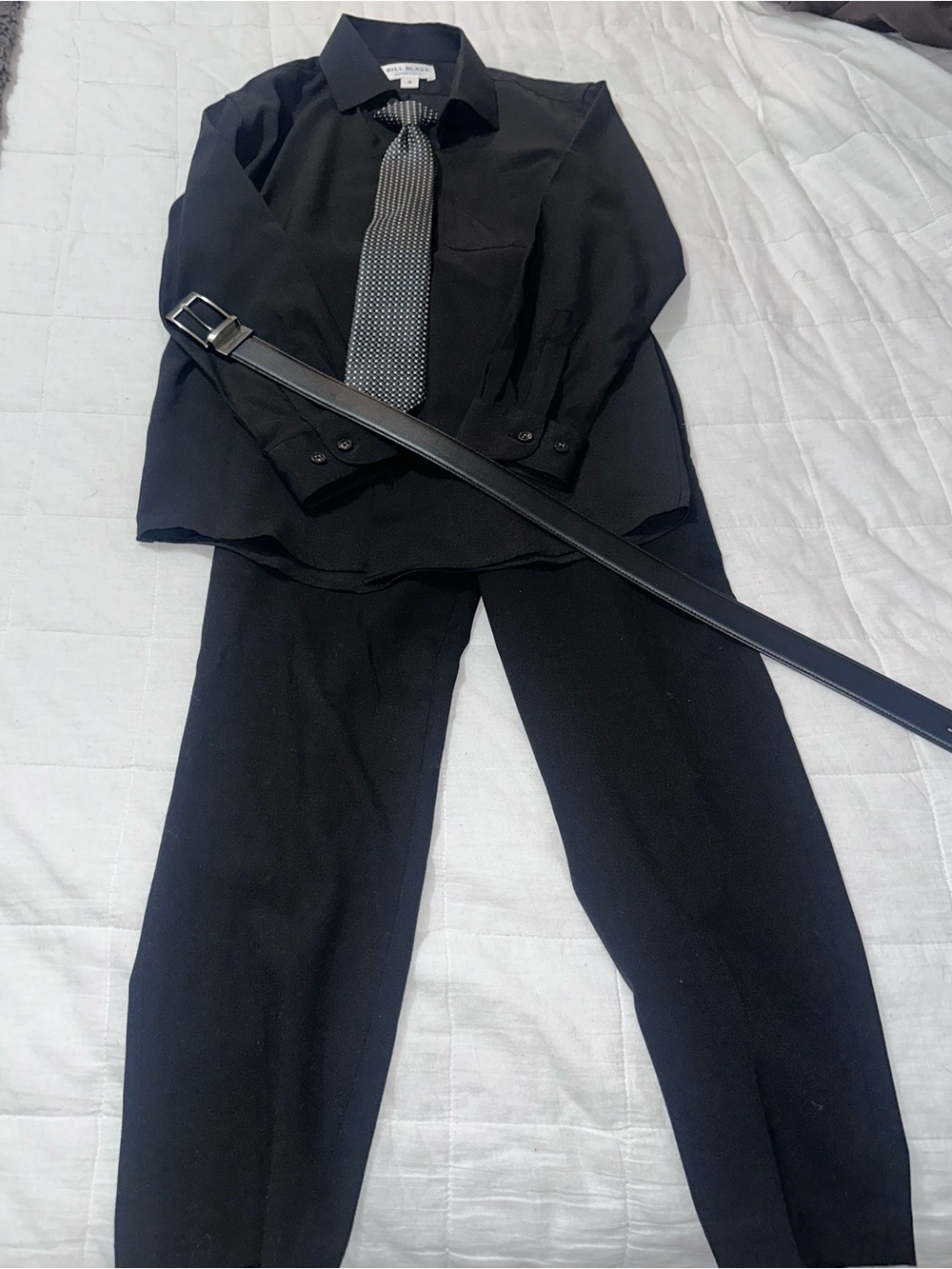 bill blass Black Shirt & Calvin Klein black dress pants with Silver Mesh Tie
